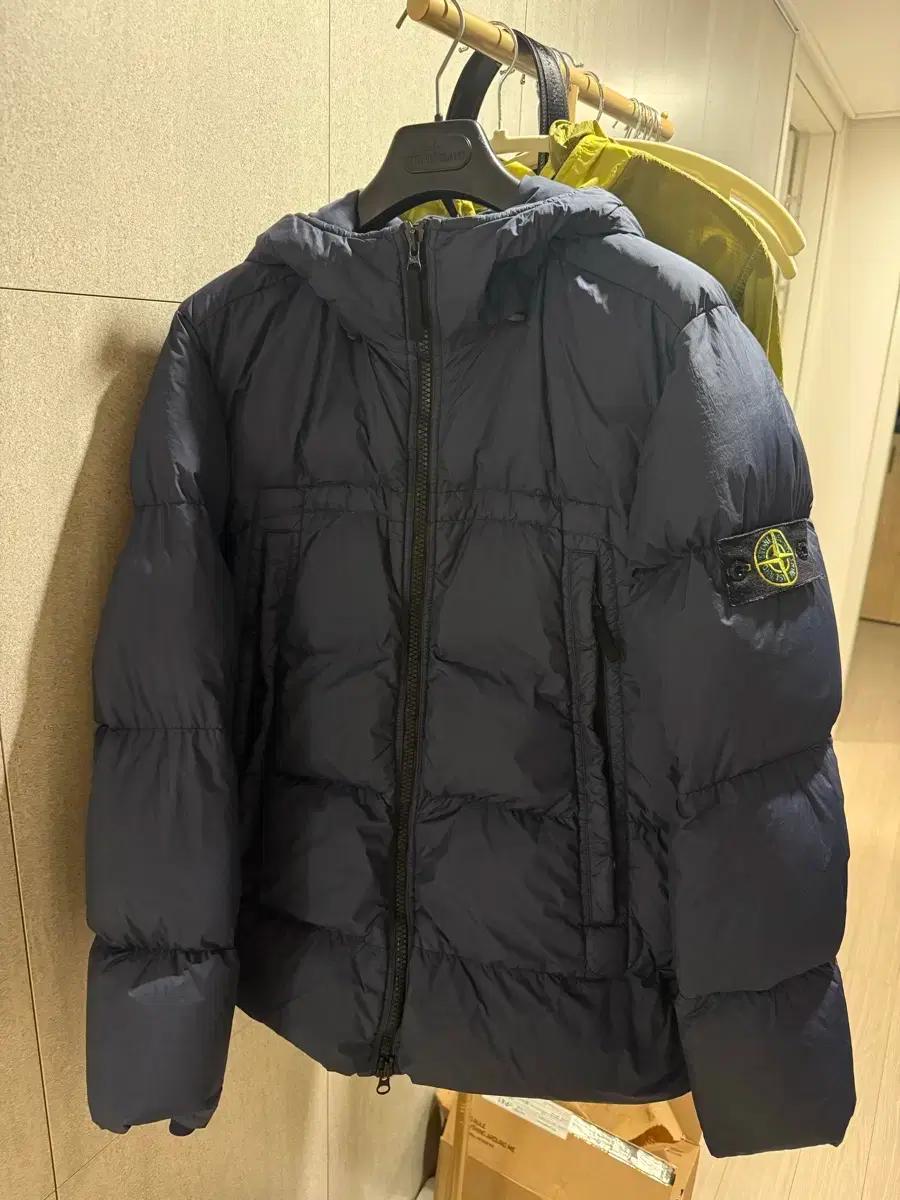 스톤아일랜드 크링클랩스 패딩 M(100~103)