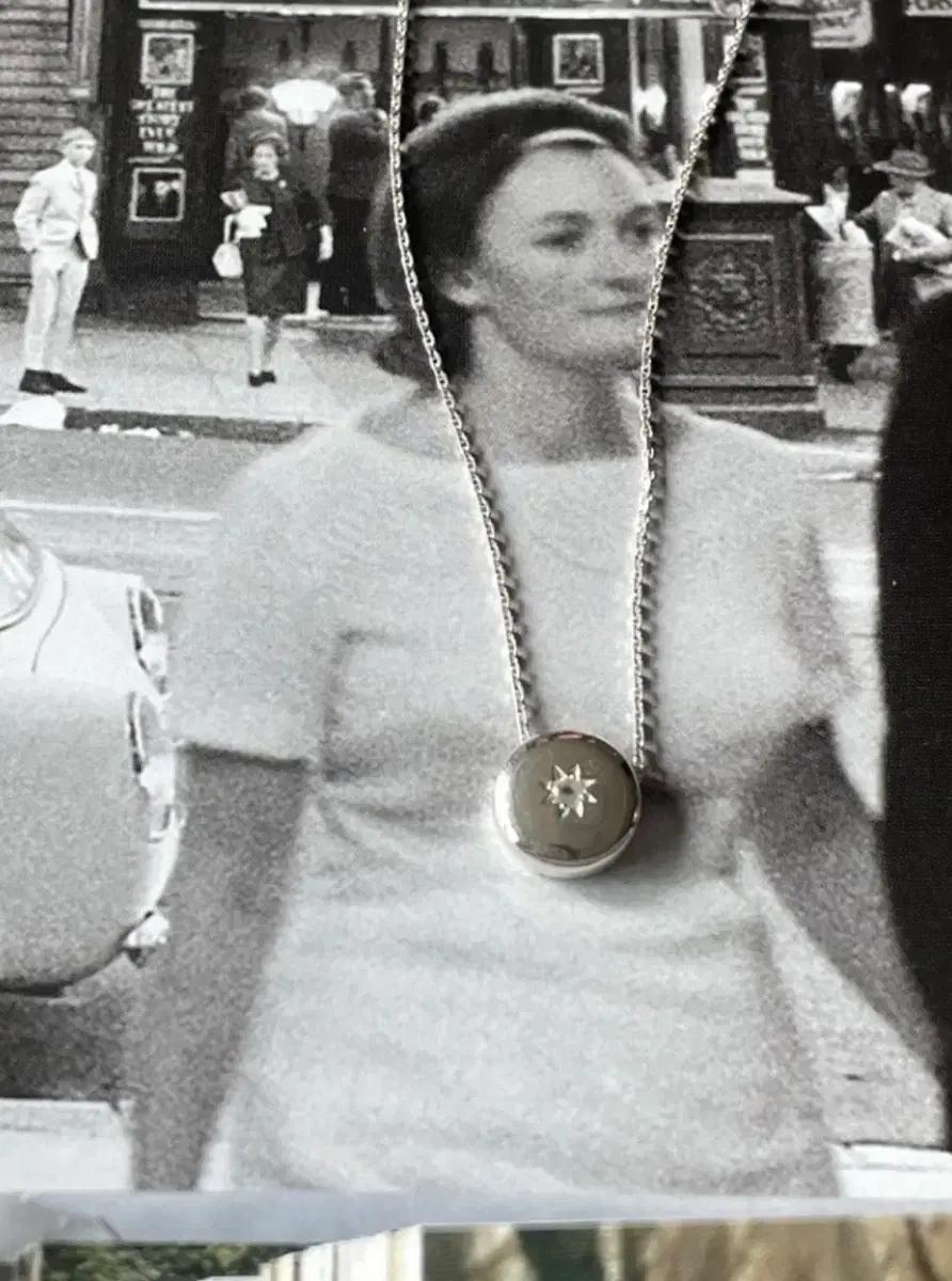 셀리앤리옹 REDLY - dream moonstone necklace