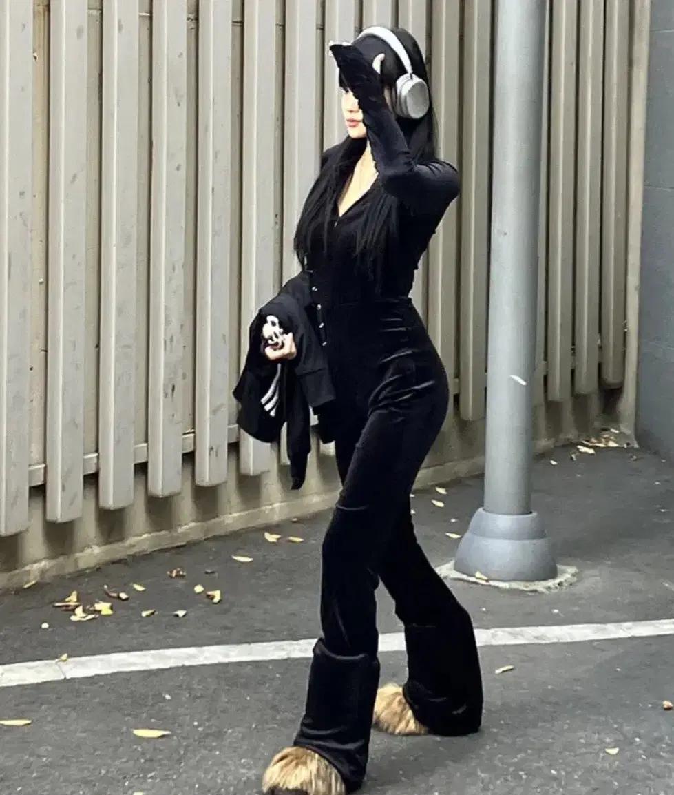 짐정리) 갸루 벨벳 핸드 워머 부츠컷 후드 롬퍼 점프수트 트레이닝