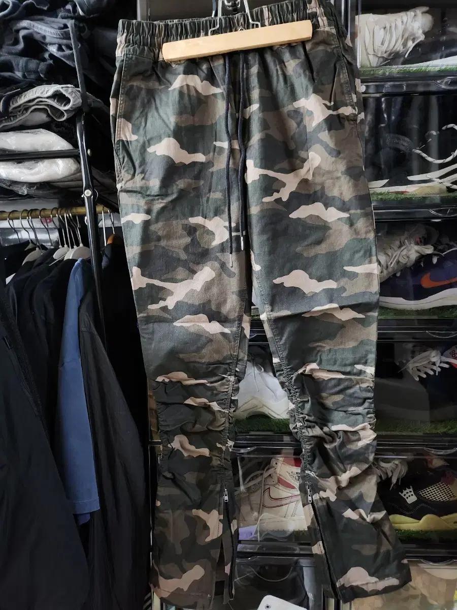 (새상품) H&M 카모 지퍼 스키니 밴딩 팬츠 30 자라 cos