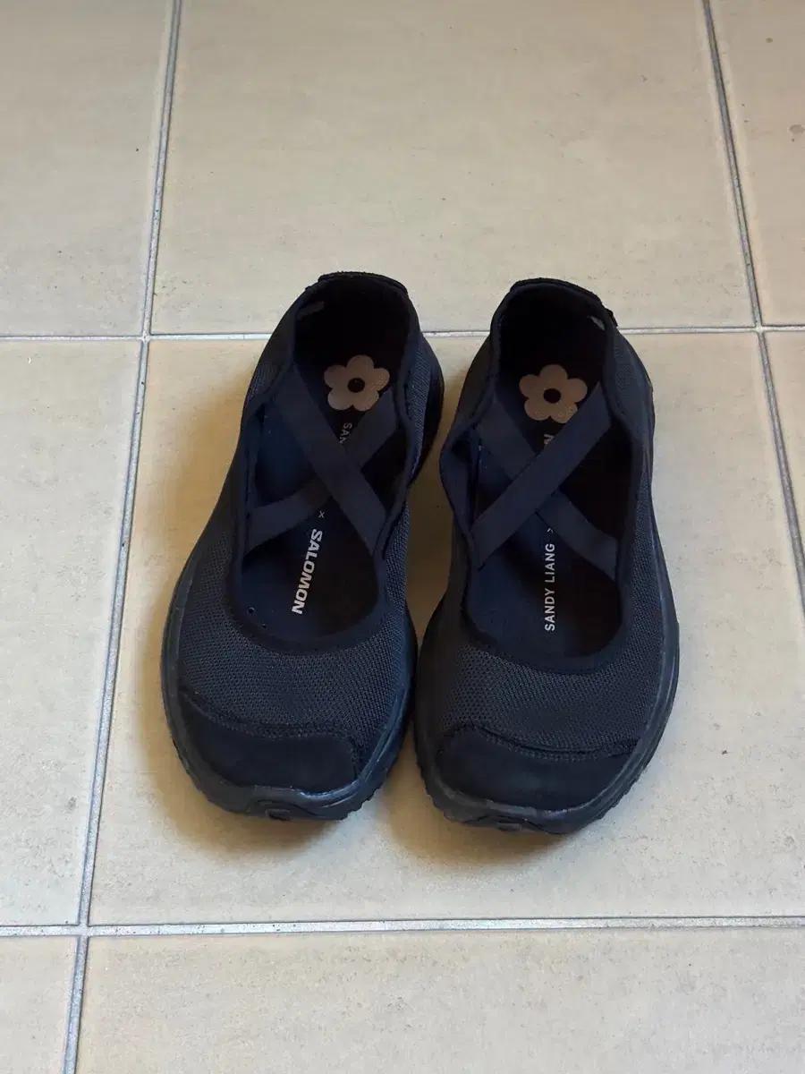 살로몬 x 샌디 리앙 메리 제인 블랙 235