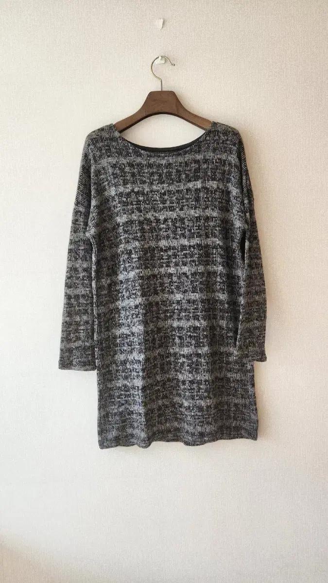 회색 톤 니트 롱 티셔츠 니트원피스