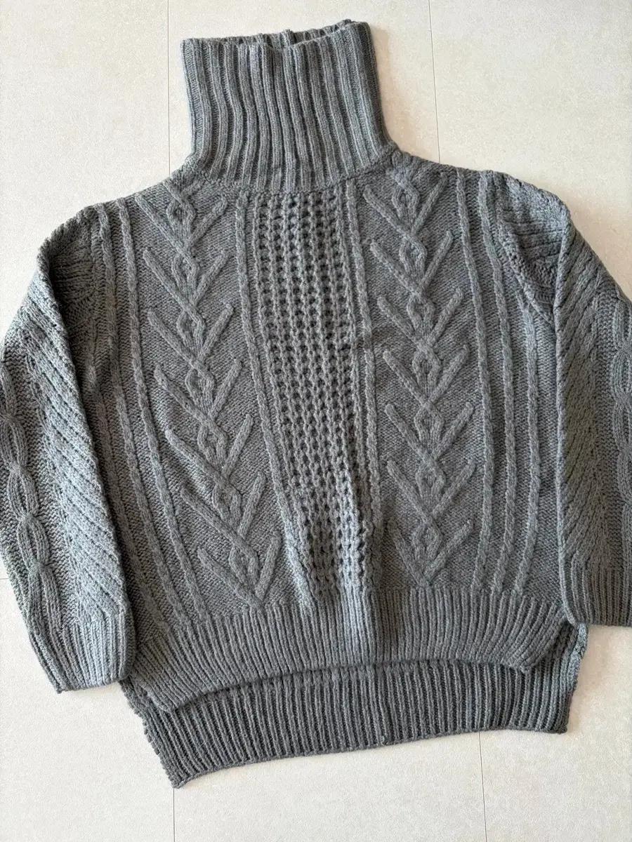 새상품)AD HOC 케이블 니트 스웨터