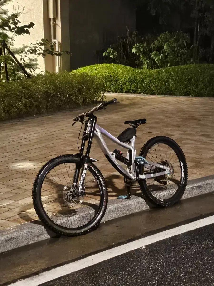 트렌지션 tr500 풀샥 mtb자전거 팝니다.