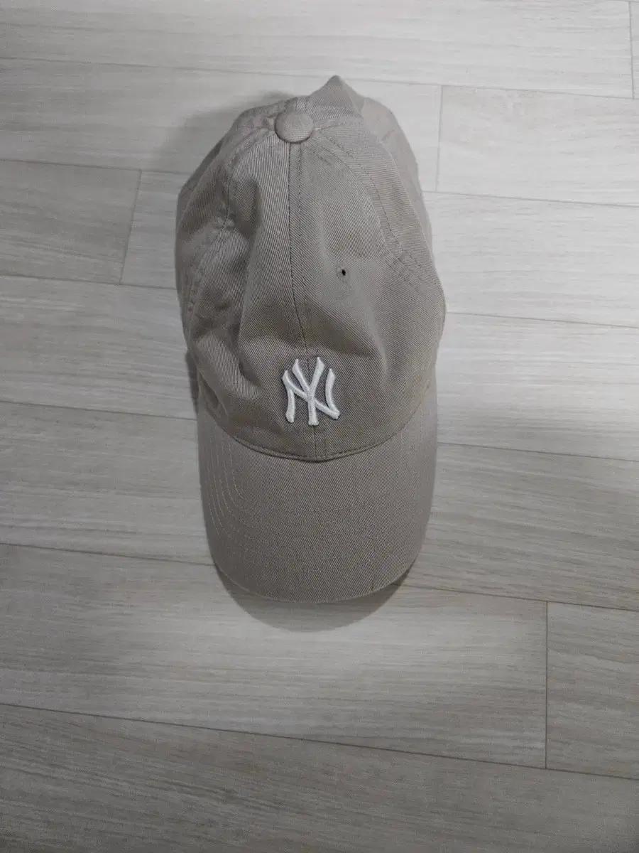 MLB 볼캡 베이지색 모자