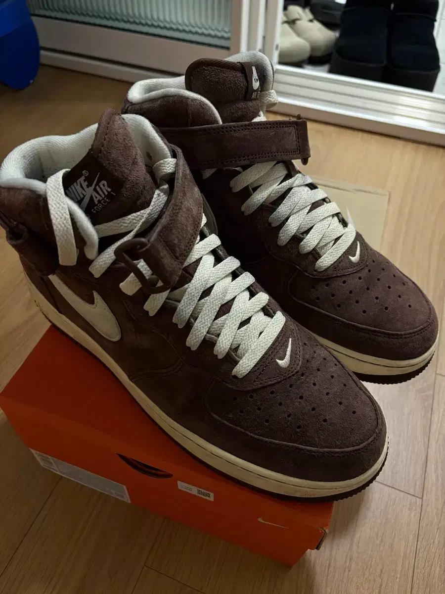 나이키 에어포스 1미드 07 qs QS 초콜릿