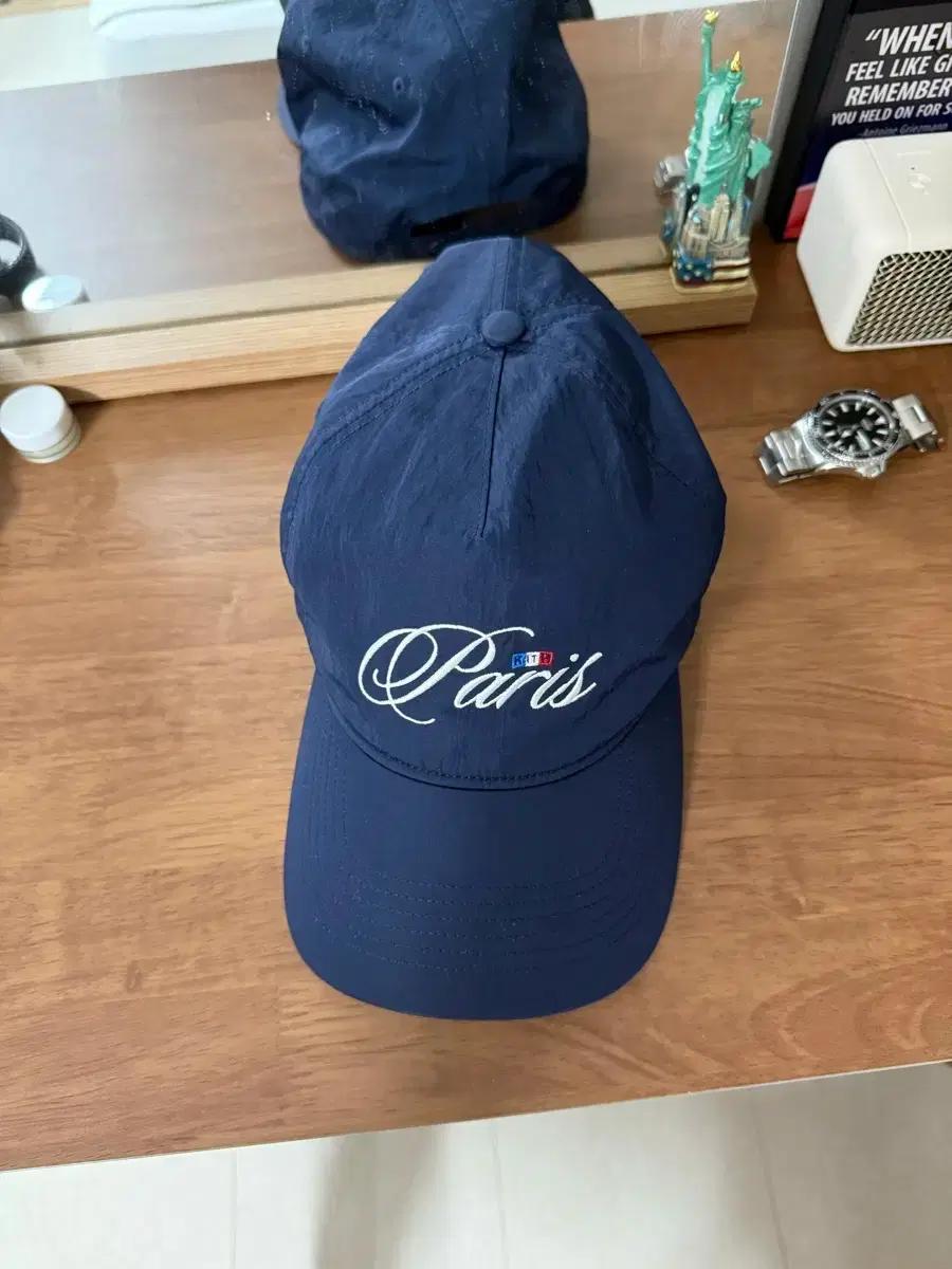 KITH 키스 47 파리 볼캡 네이비