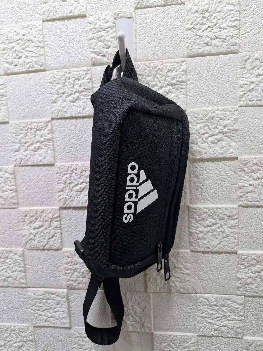 아디다스 슬링백 (택포)