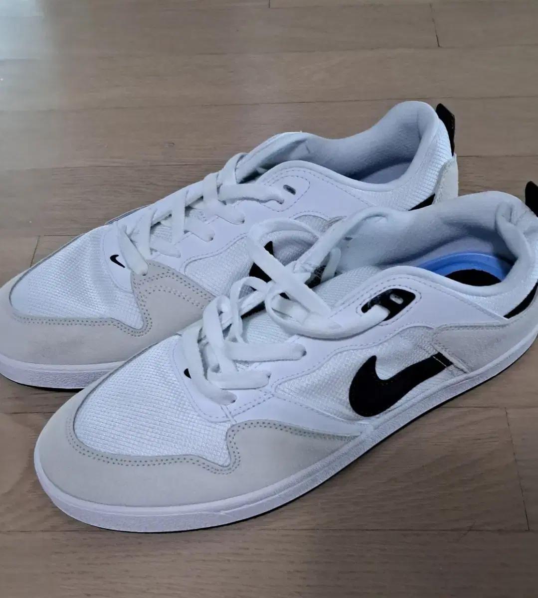 나이키 남자 스니커즈 290사이즈 새상품 판매합니다!