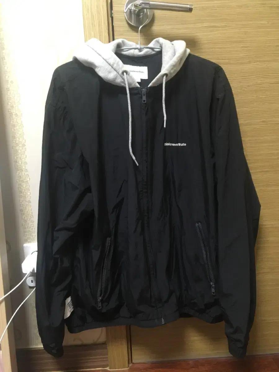 thisisneverthat 블랙 후드 점퍼