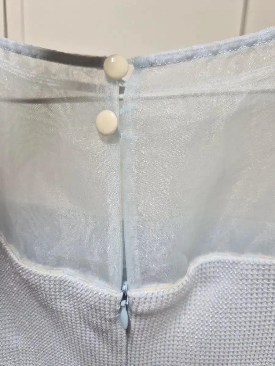 하늘색 단정하고 은근히 화려한 롱 원피스(파티복 하늘색 드레스 가능)