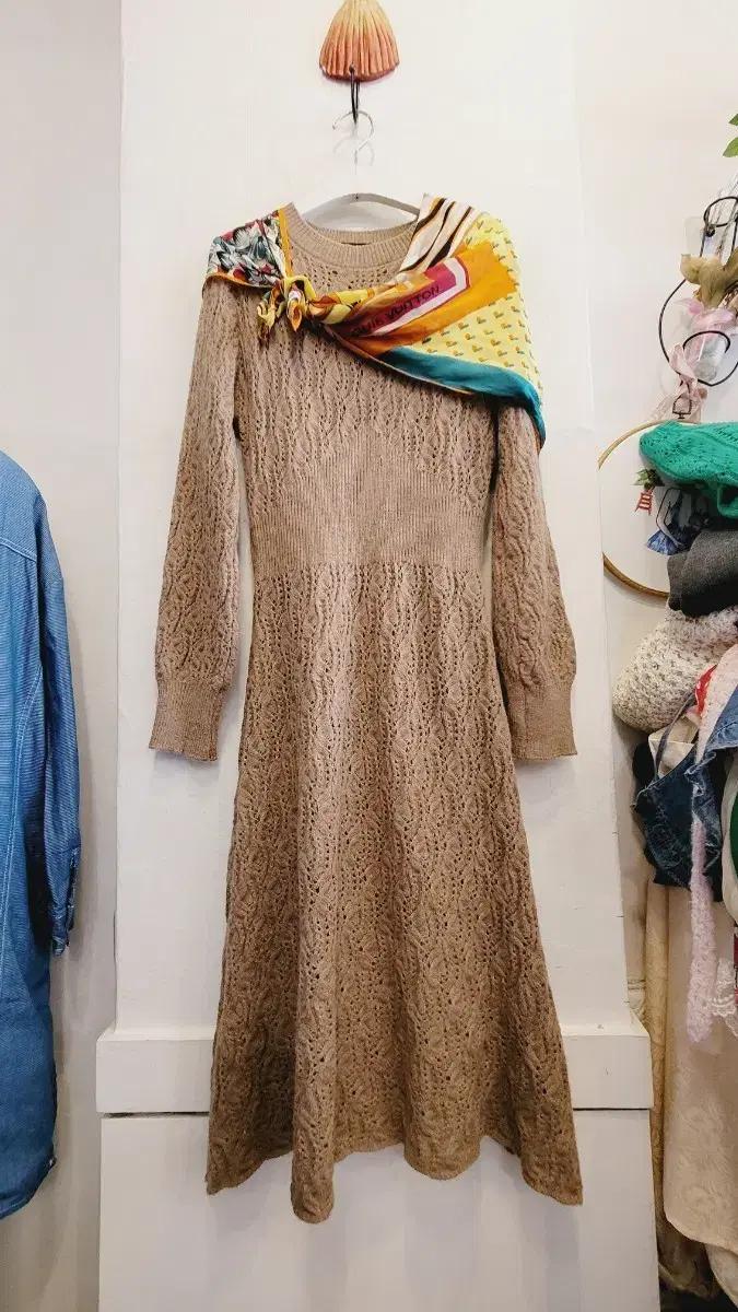 도나카란 캐시미어 실크 니트 원피스