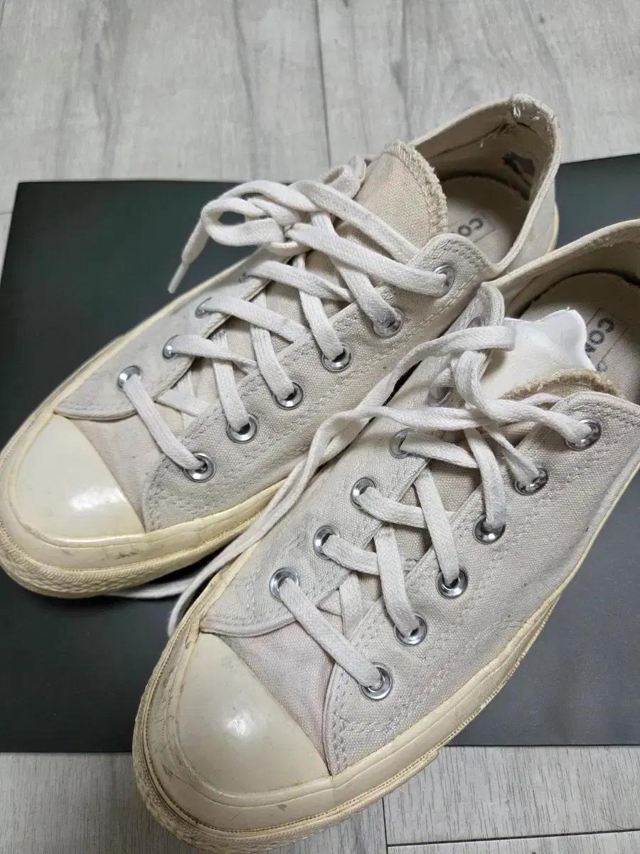 CONVERSE 아이보리 스니커즈 (무료 배송)