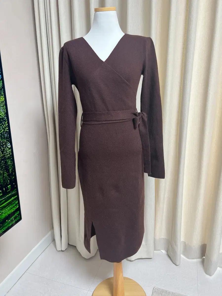 브라운 랩 롱 니트 원피스