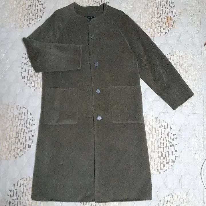 브레알 울 롱코트 카키색 노카라 코트