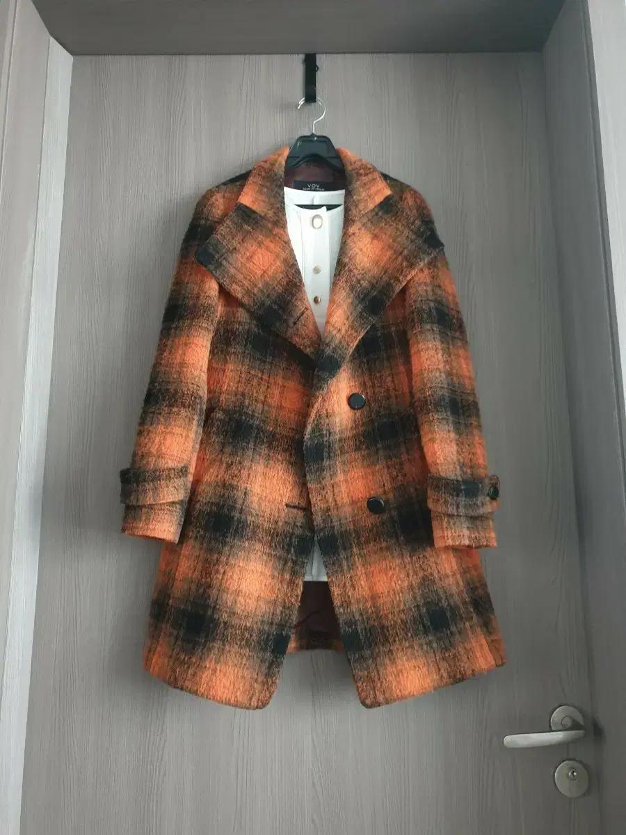 보브(VOV) 울 87% 블렌드 체크 모직 롱코트