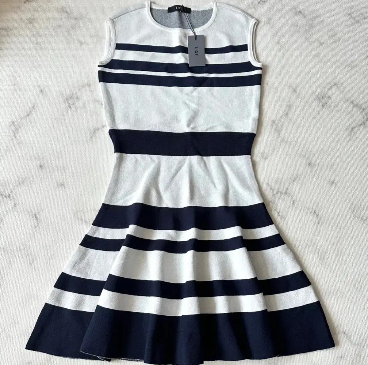 (새상품) LIST 플레어 니트 원피스 (84cm) 네이비