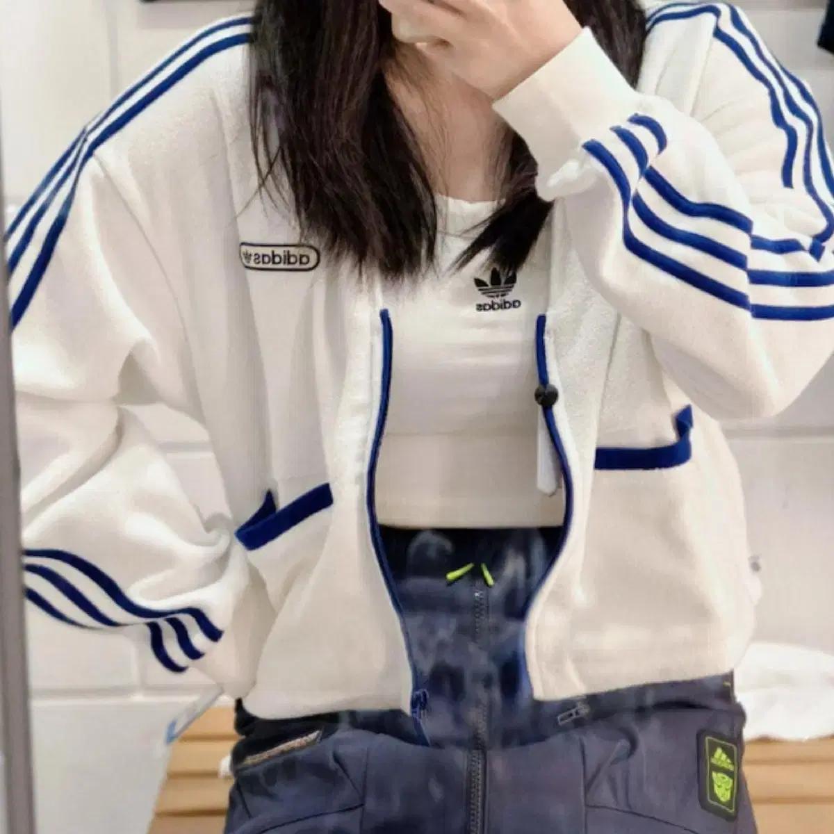 아디다스우먼스테리가디건(새상품)