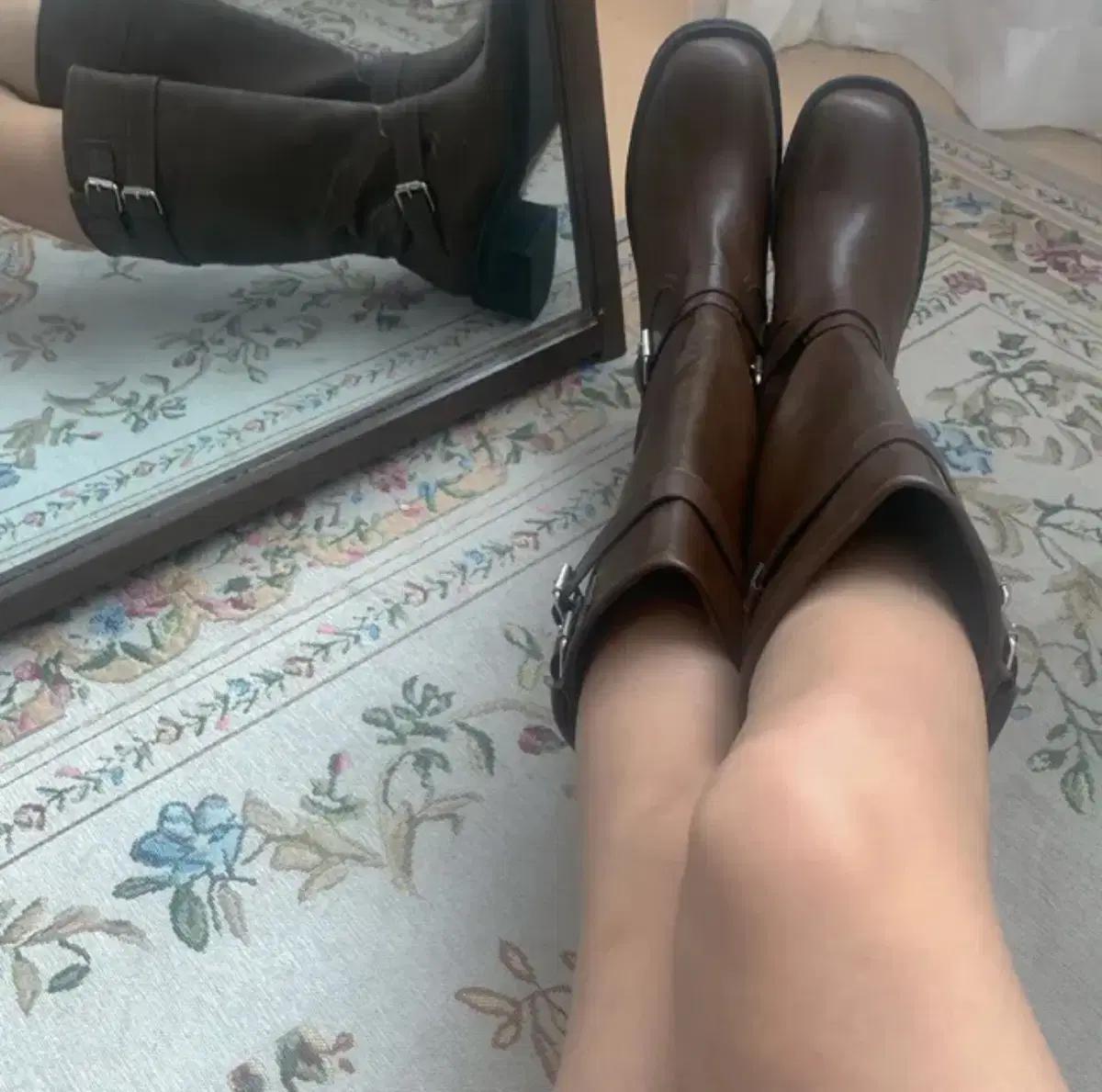 팜므뮤즈 사이드 버클 레더 롱부츠 브라운 245 새상품