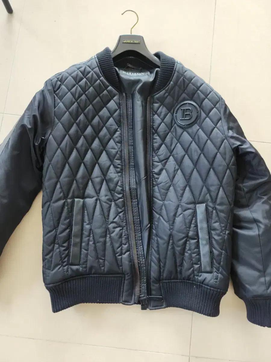 발망 블랙 퀼팅 봄버 자켓 Balmain 패딩자켓