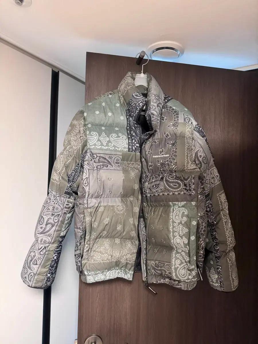 Thisisneverthat 디스이즈네버댓 페이즐리 패딩 XS