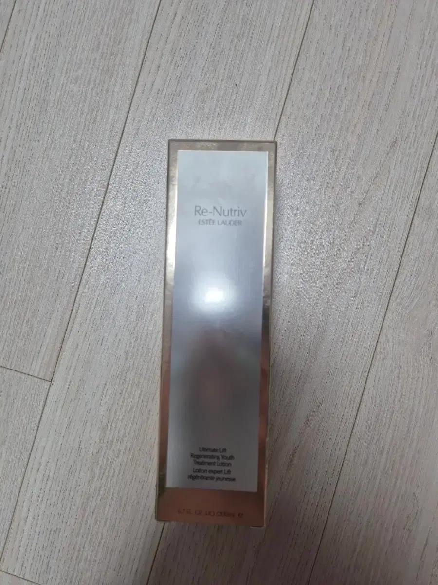 에스티로더 리뉴트리브 얼티미트 리프트 리제너레이팅 유스 트리트먼트 로션
