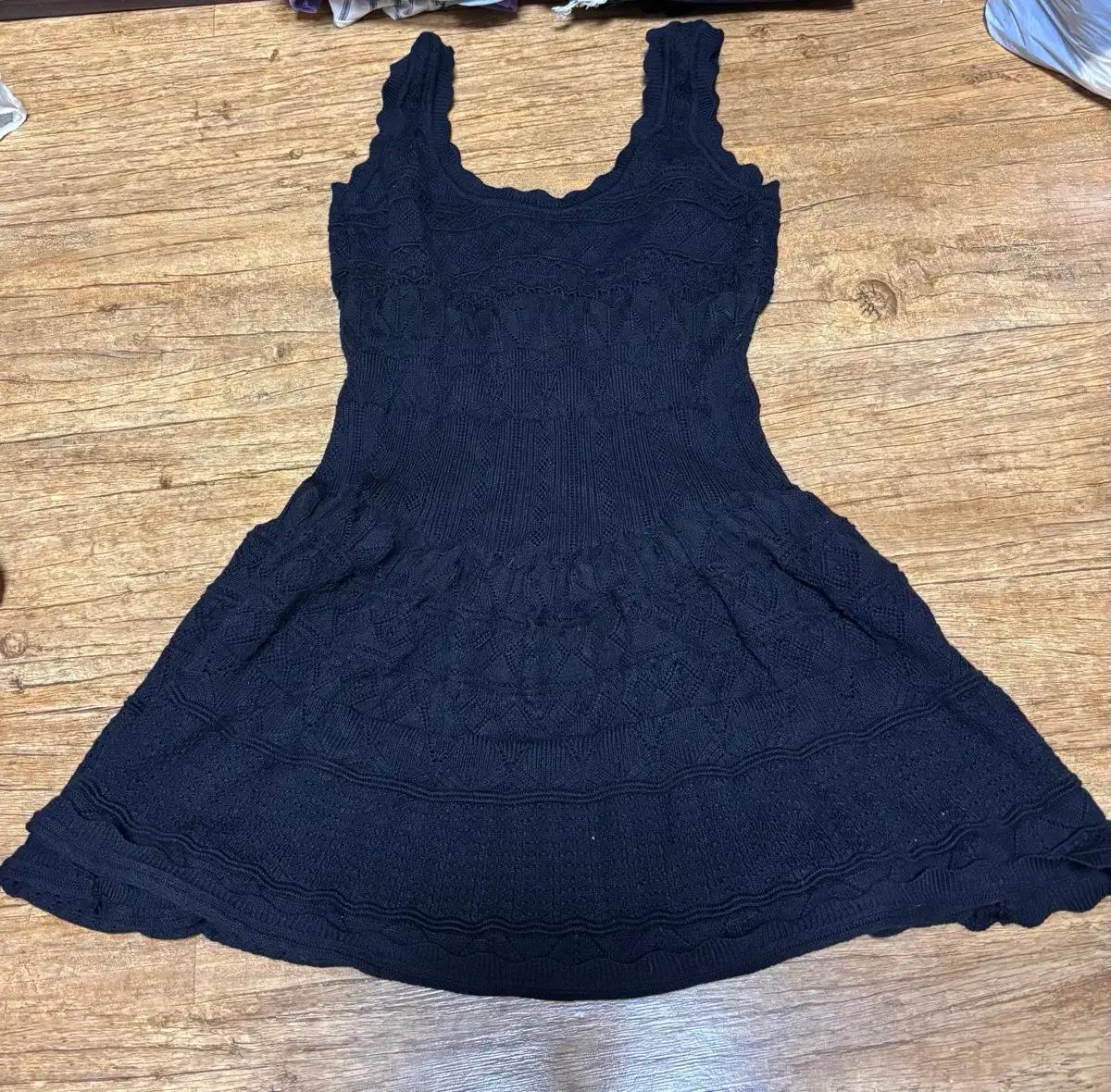 거의새거 민소매원피스 검정원피스 플레어치마 휴가룩 바캉스룩 여름원피스