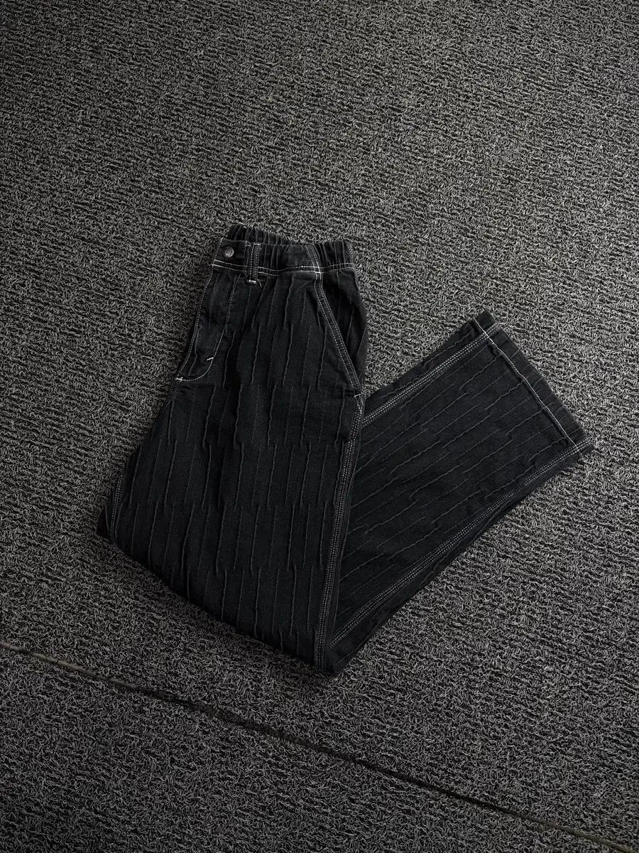 디스이즈네버댓 절개 디테일 데님 루즈 팬츠 블랙 1549