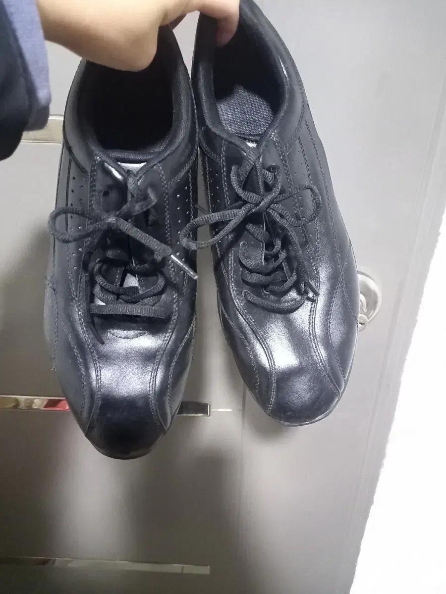 280 검정색 가죽 남성 운동화 스니커즈