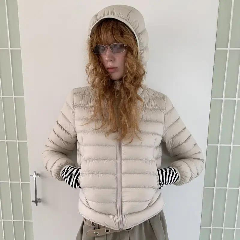 LONSLAN 베이지 슬림 후드 다운 자켓