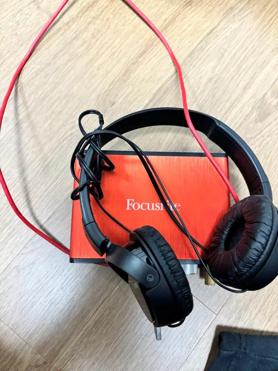 포커스라이트 솔로 2세대 + 소니 헤드셋 팝니다