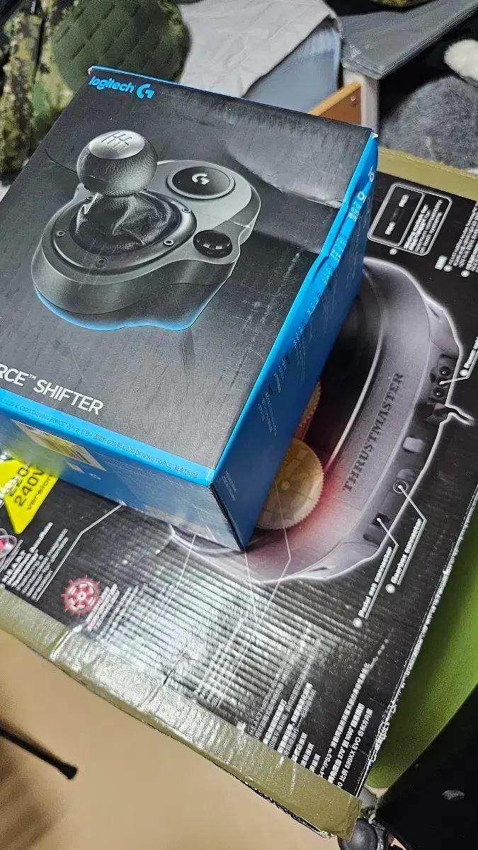 Thrustmaster T300 레이싱 휠 페달 / 로지텍 스틱 선