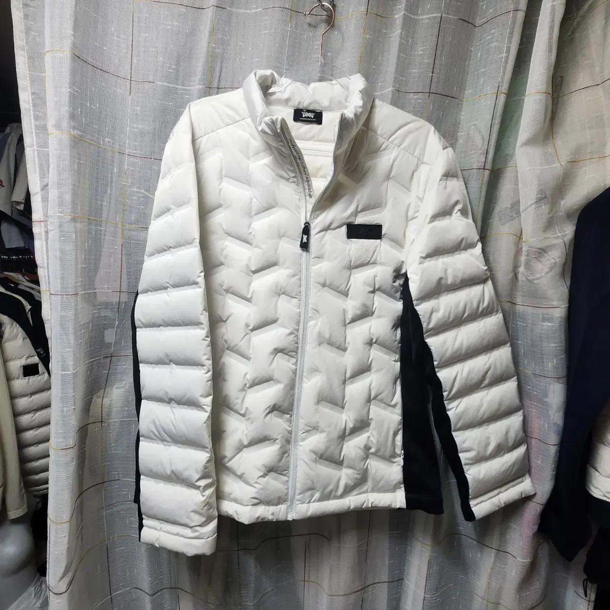 PXG 화이트 경량 패딩 점퍼 L