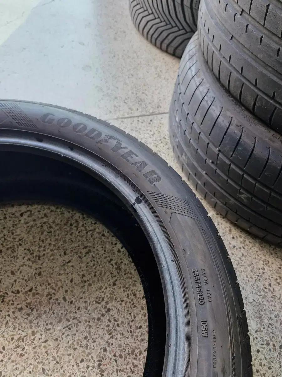 중고타이어 굳이어 255/45R20 이글F1 MO