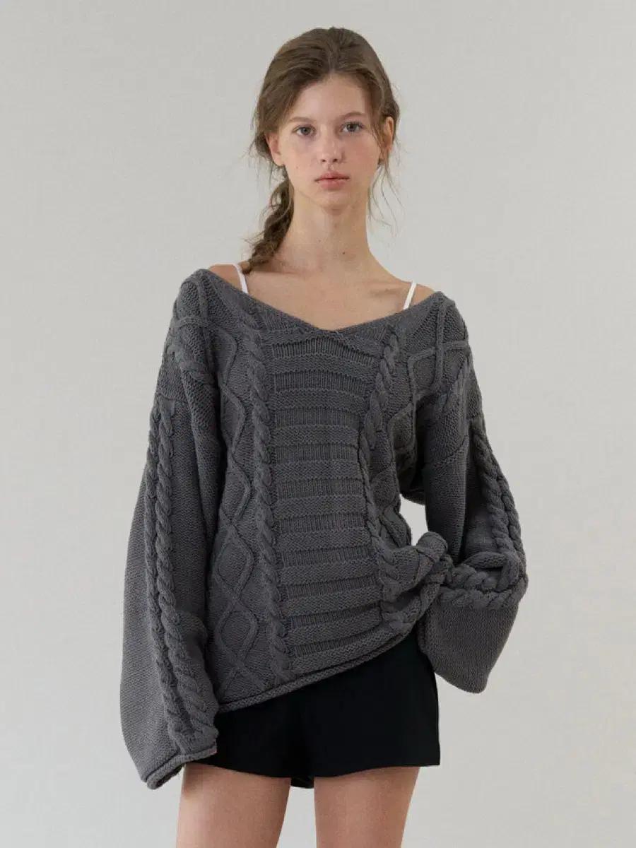 (택달린새상품) 헤더먼트 헤리티지 케이블 브이넥 니트 차콜