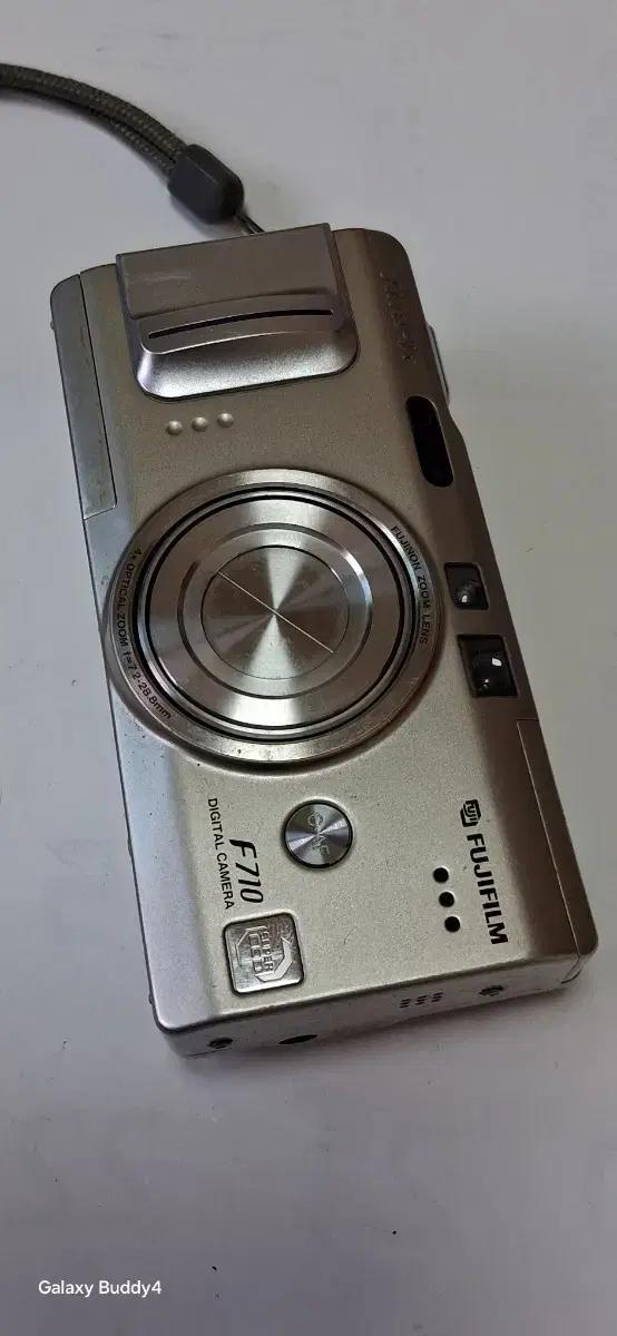 빈티지 후지필름 파인픽스 F710 디카 연골드((점검필요합니다))