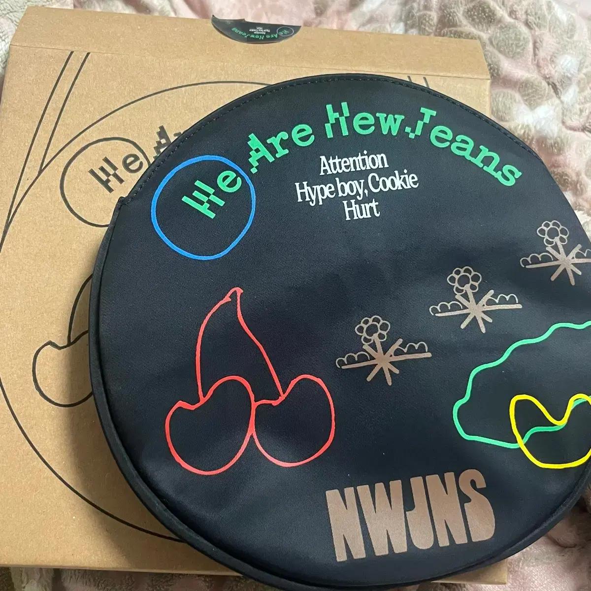 뉴진스 가방 앨범 블랙