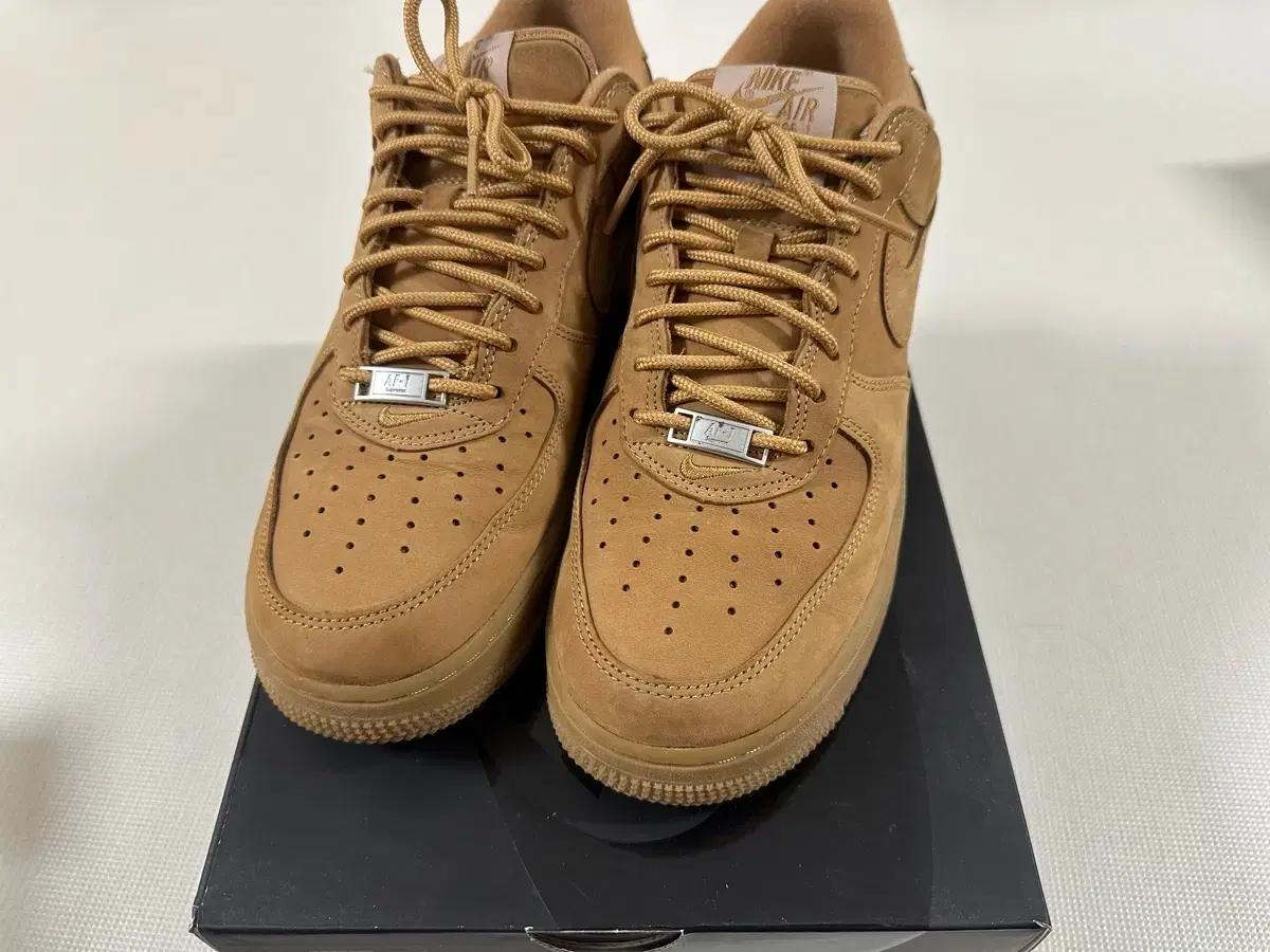 나이키 슈프림 에어포스 된장 270