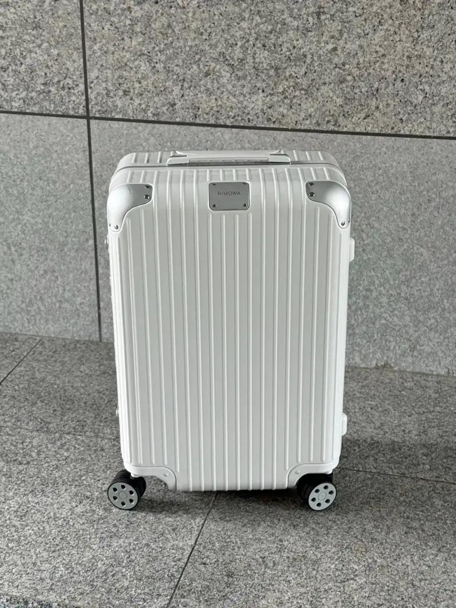 리모와 하이브리드 체크인M 화이트