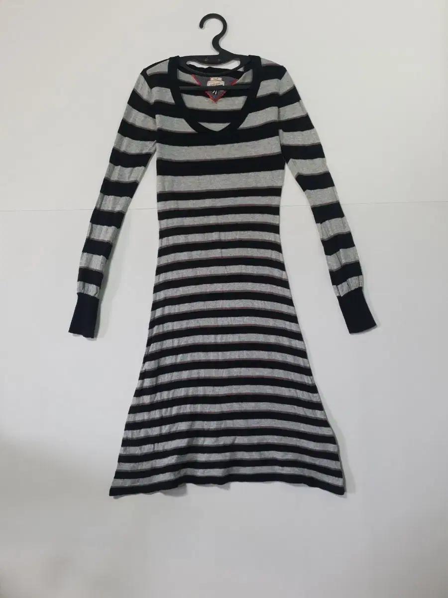 타미힐피거 스트라이프 긴팔 니트 원피스