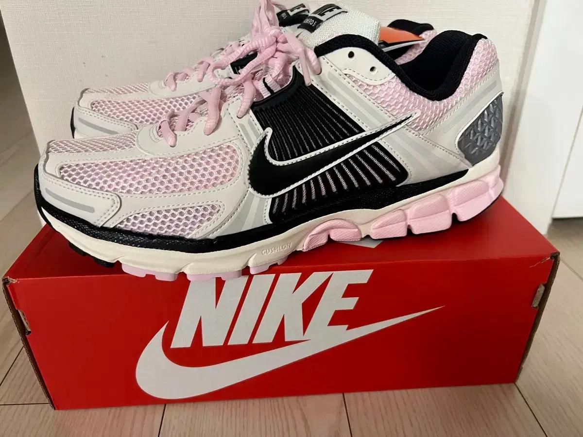 나이키 보메로5 운동화 새상품285