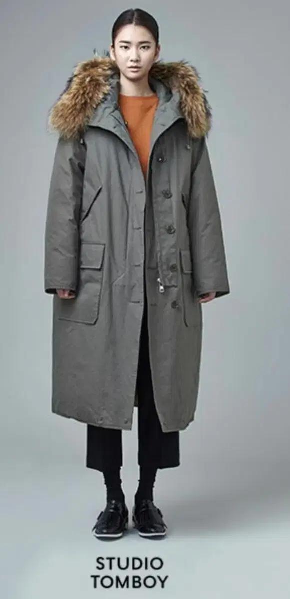스튜디오 톰보이라쿤퍼 후드 롱 패딩 코트
