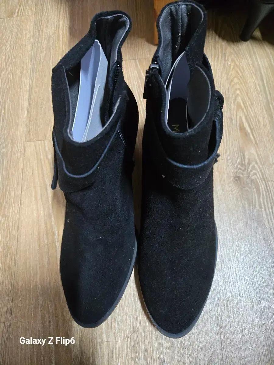 미소페 여성 스웨이드 앵클 부츠 블랙