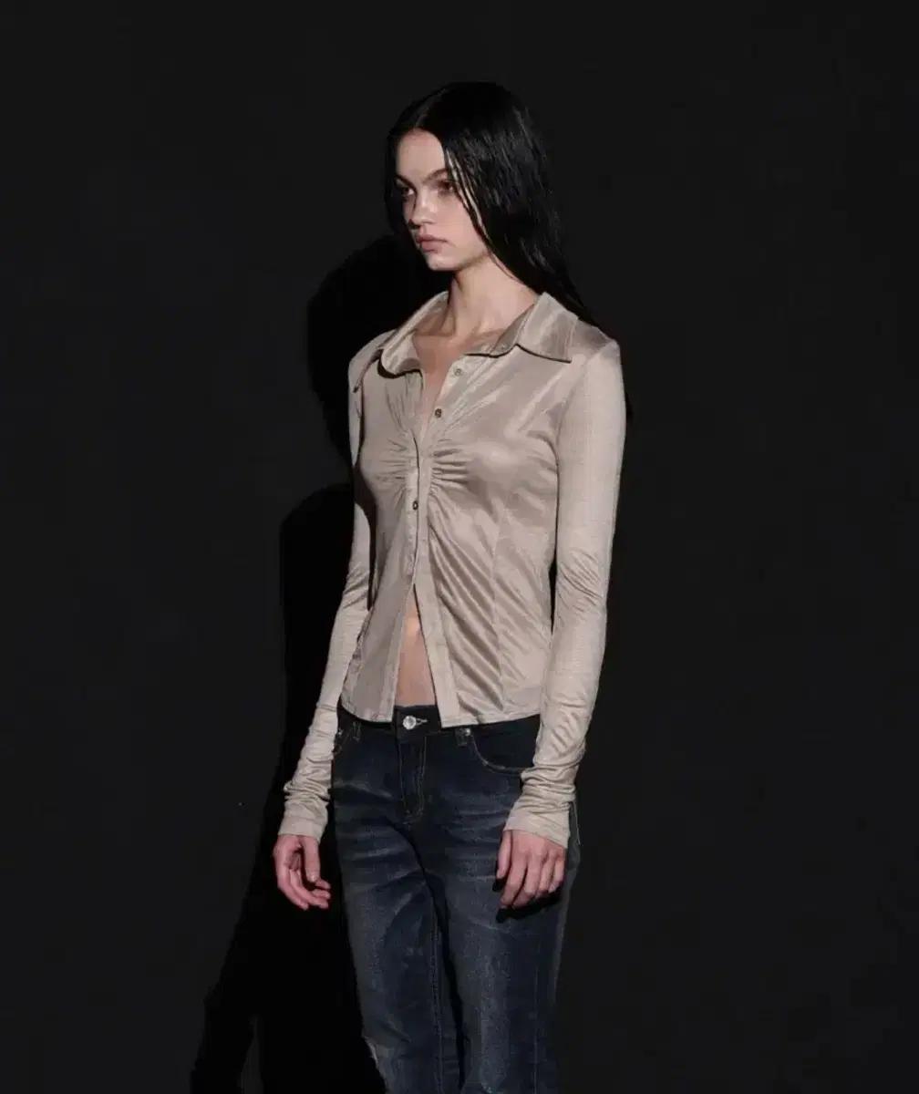 보헤미안서울 셔링 카라 셔츠 베이지