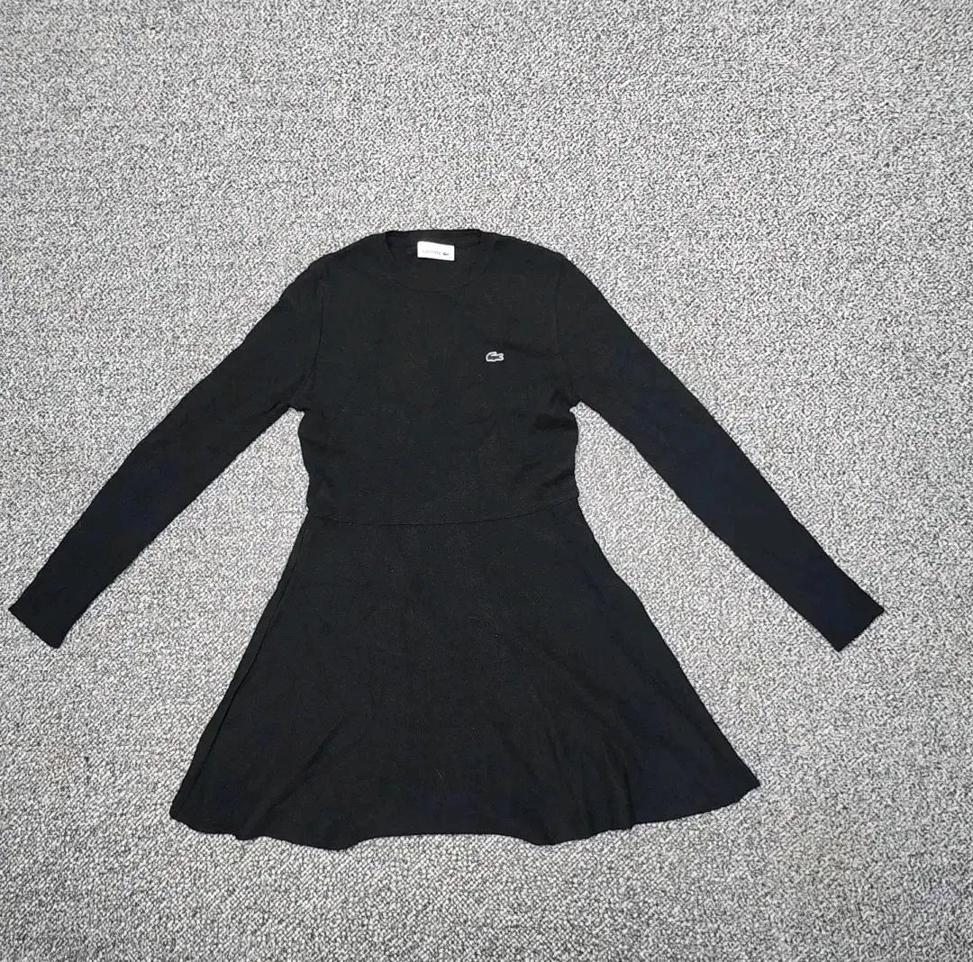 [90] 라코스테 니트 긴팔 플레어 원피스