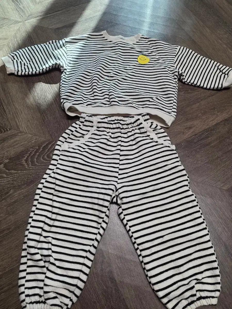 데일리베베 스트라이프 상하복(M)