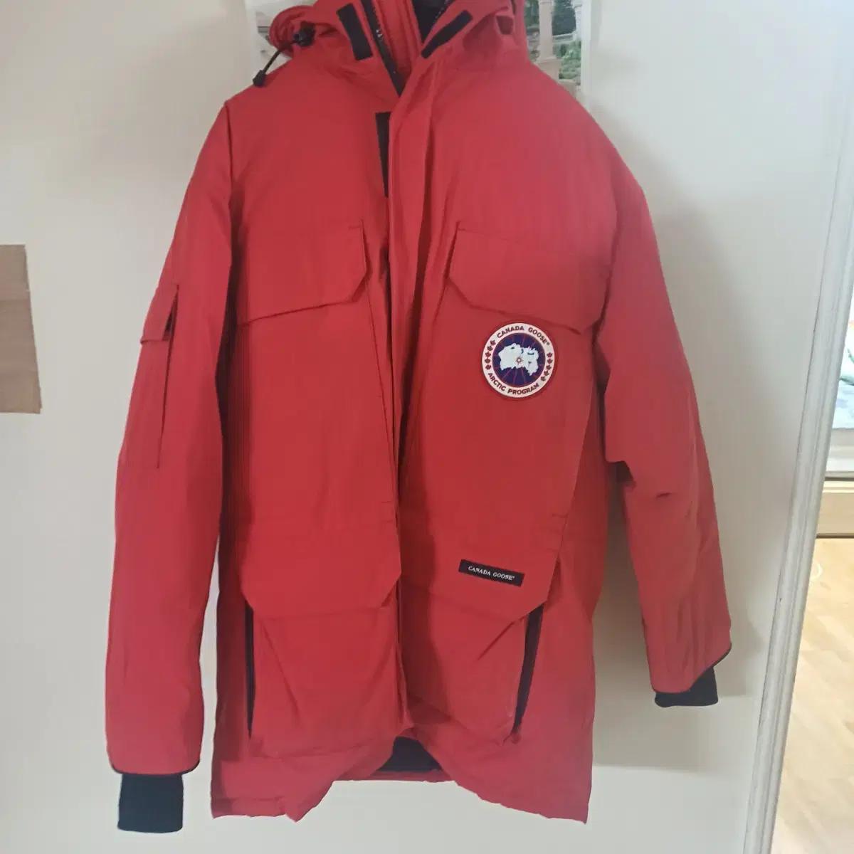 캐나다구스 익스페디션 패딩 빨강 (M/M사이즈)