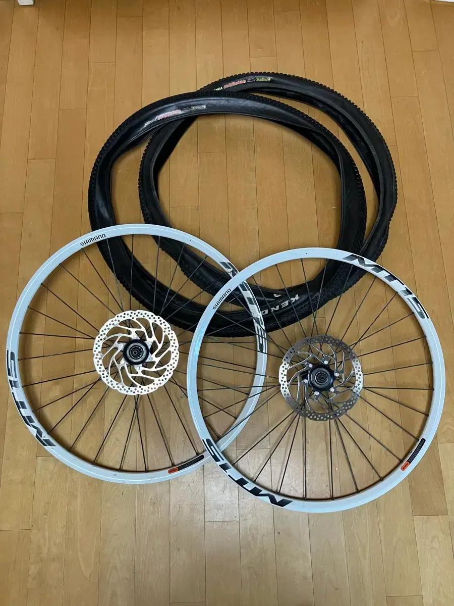 시마노 MT15. 26인치 MTB용 휠셋.