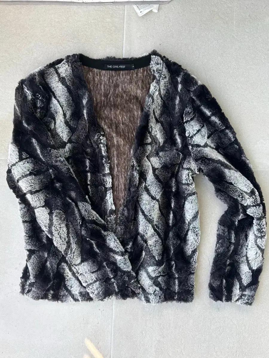 더그레이티스트 퍼 가디건