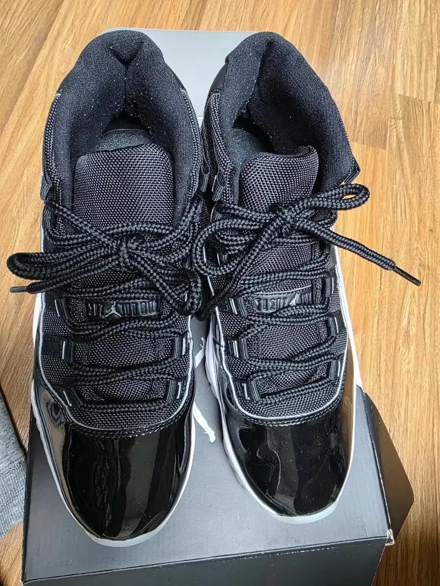 나이키 조던11 레트로 주빌리 265